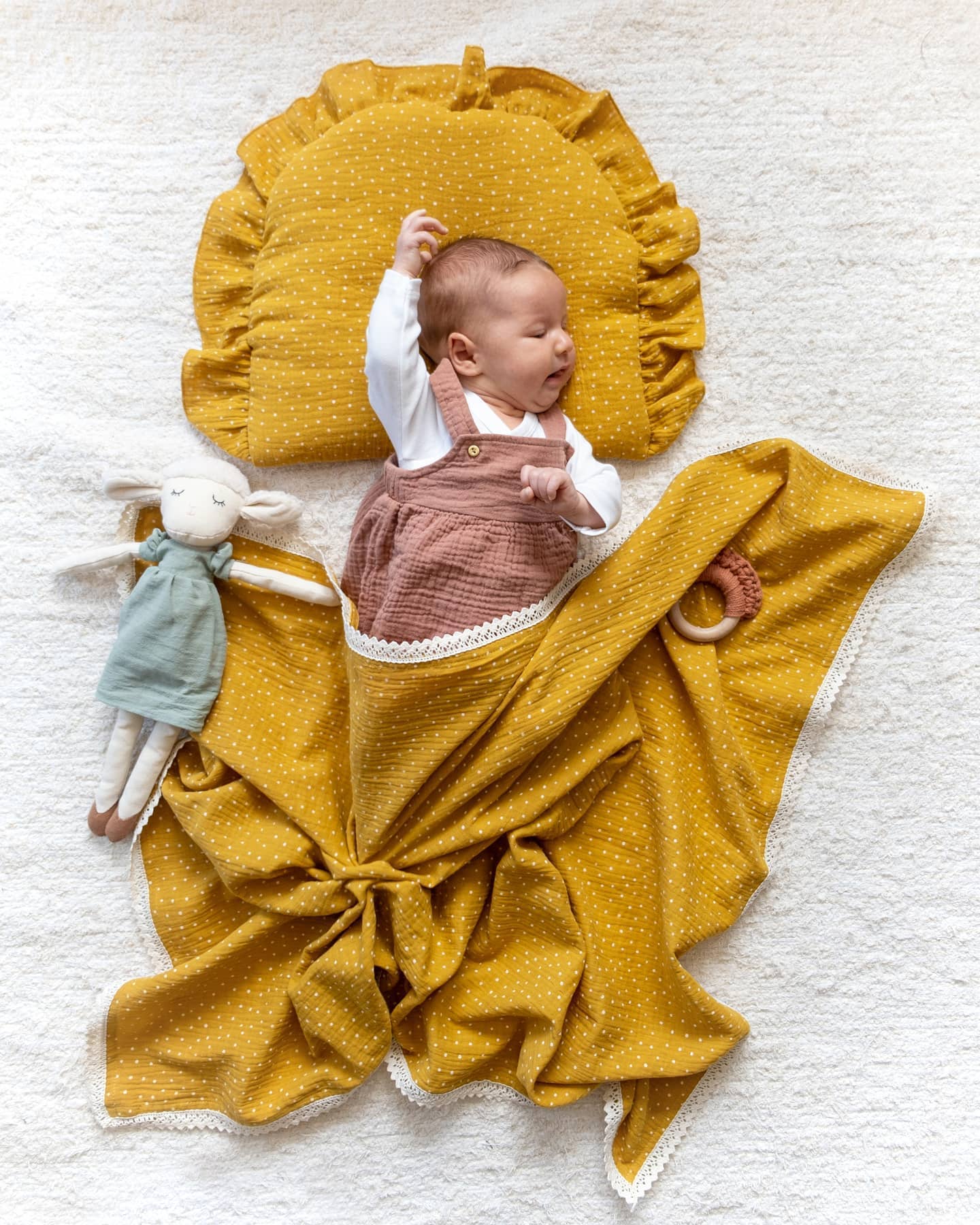 Kissen & Decke für geflochtenen Moseskorb