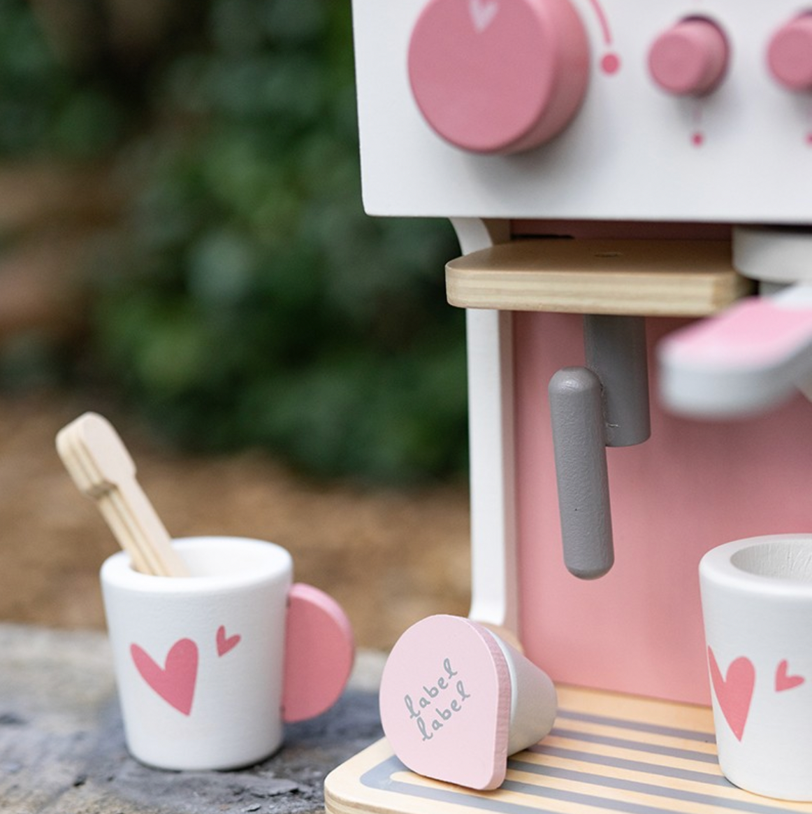 Kaffemaschine Espressomaschine aus Holz rosa von Label Label