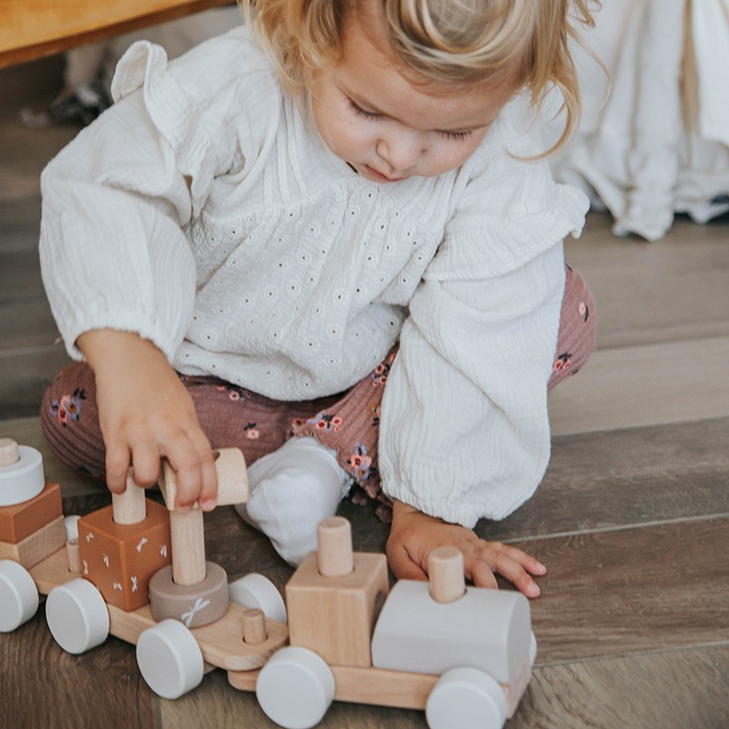 Holzzug mit Bausteinen nougat ab 18 Monaten