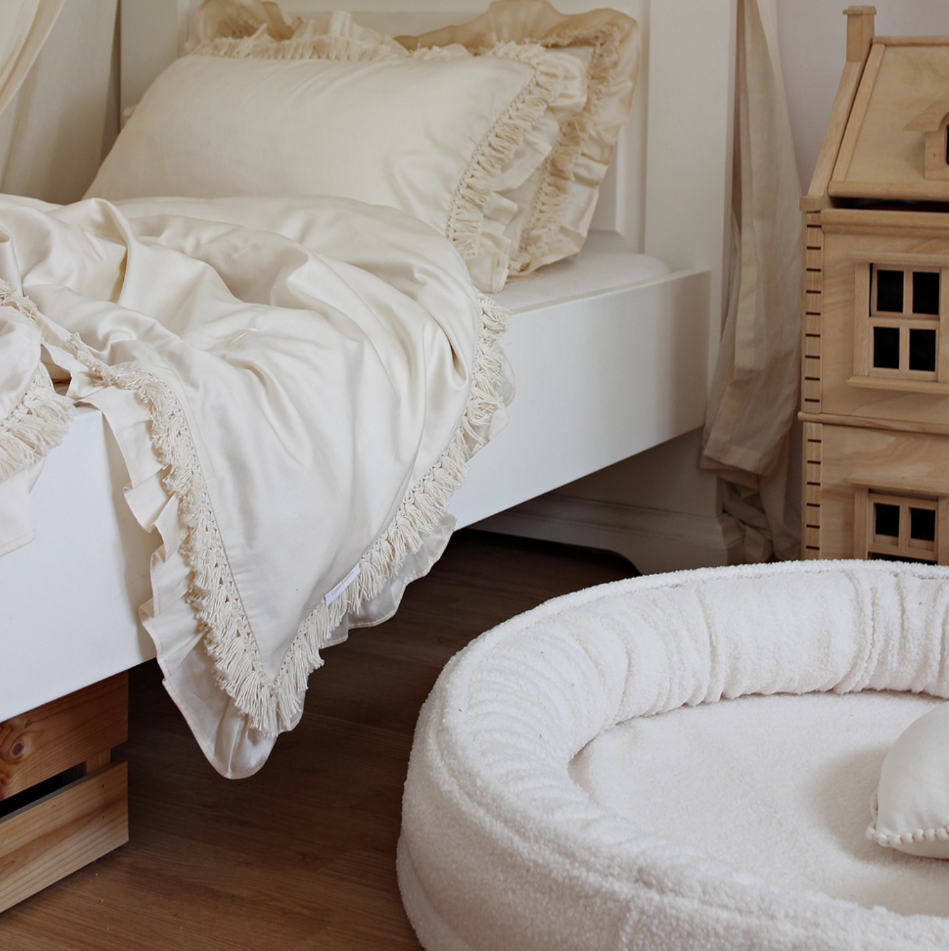 Juniornest Boucle Teddy vanille rund von Cotton & sweets online kaufen