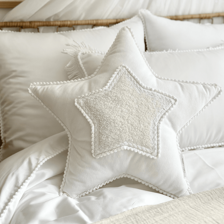 Wunderschönes Dekokissen Boho Stern in Weiß