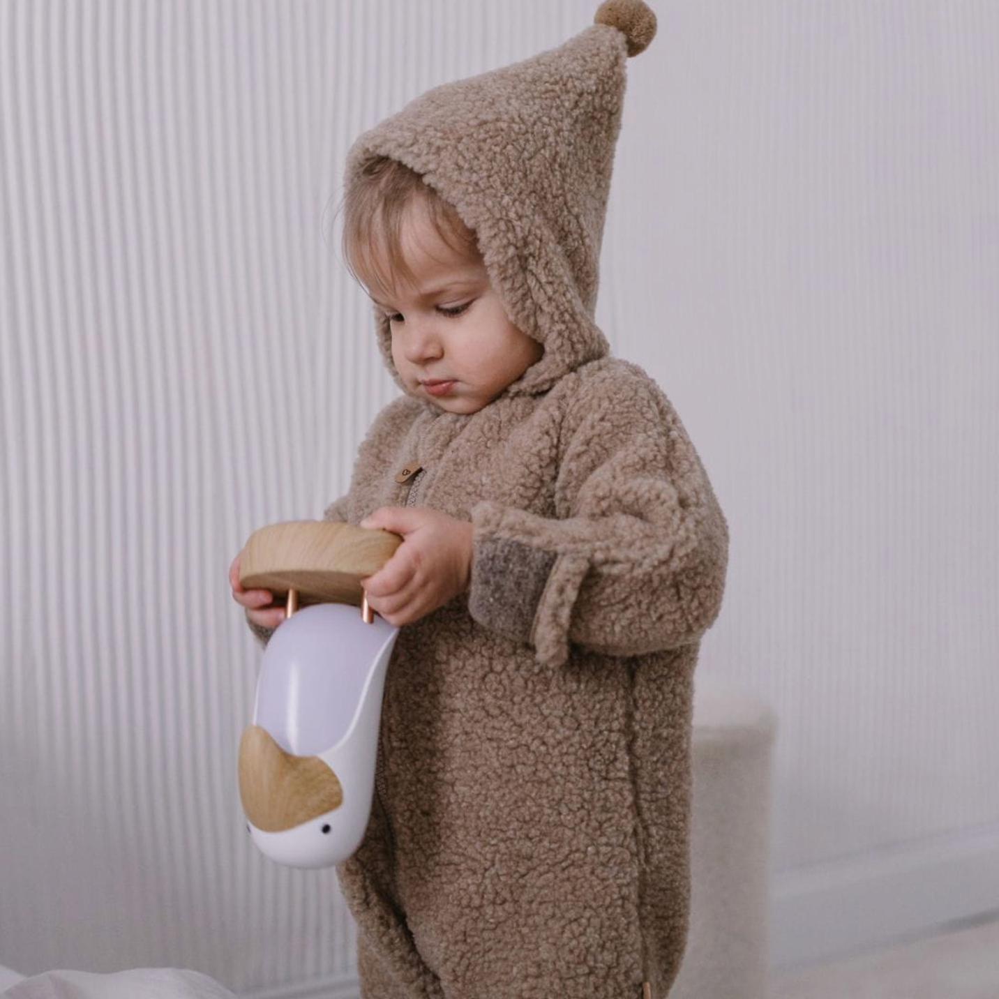 Baby Overall mit Kapuze aus Premium-Schafwolle braun