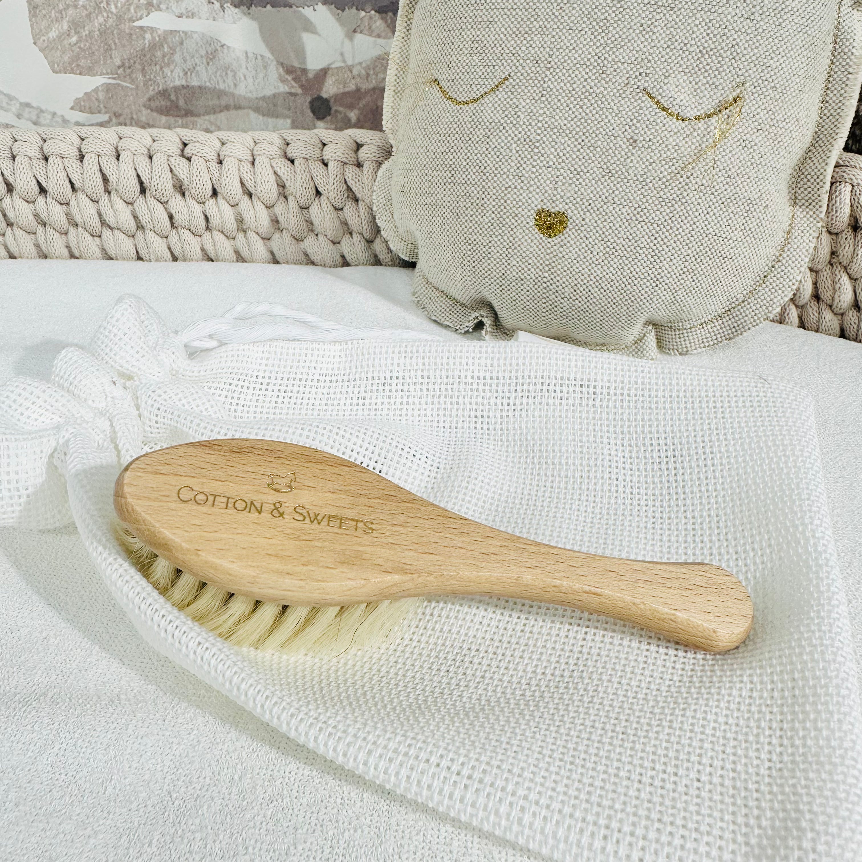 Baby Haarbürste aus Ziegenhaar & Holz
