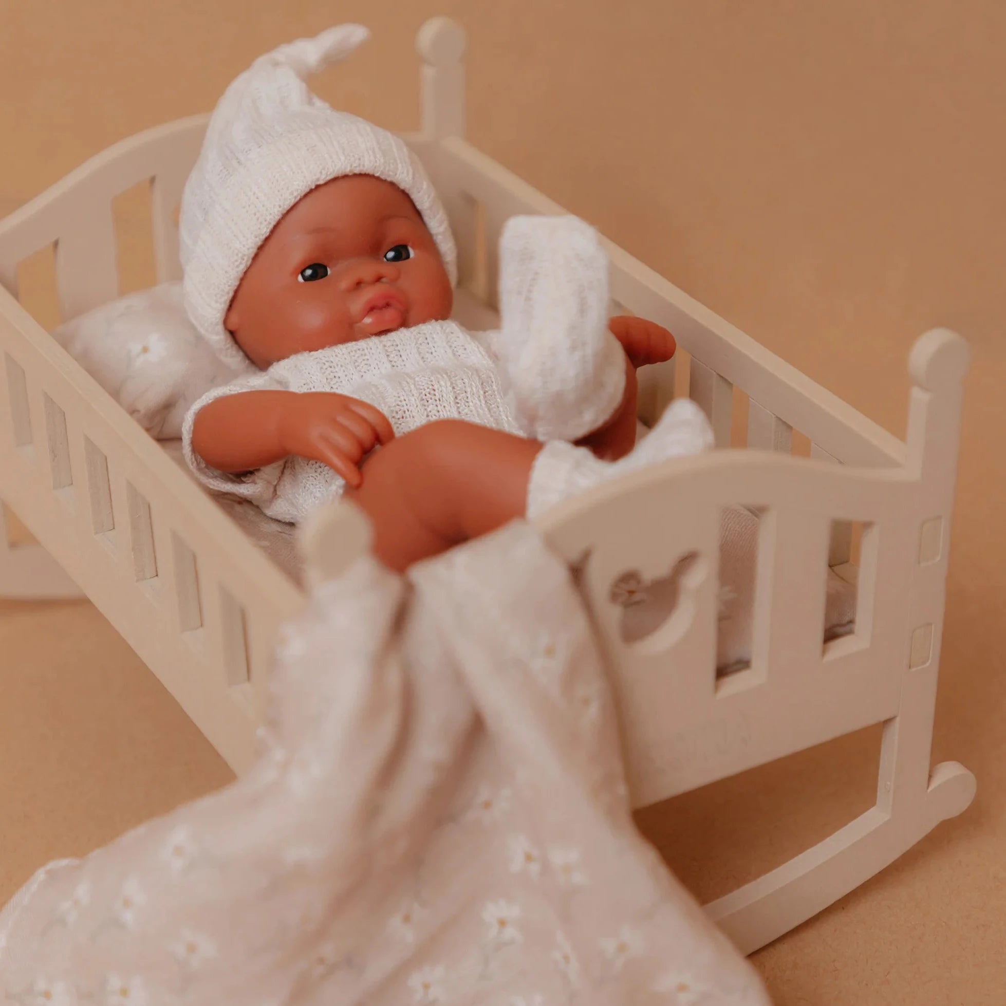 Mrs. Ertha Puppe Joy 20 cm mit Holzwiege