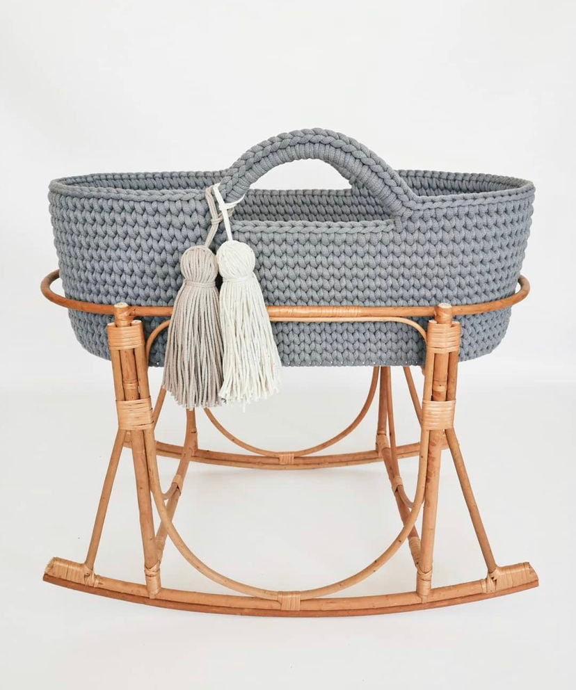 Geflochtener Moseskorb mit Weidengestell - versch. Farbvarianten