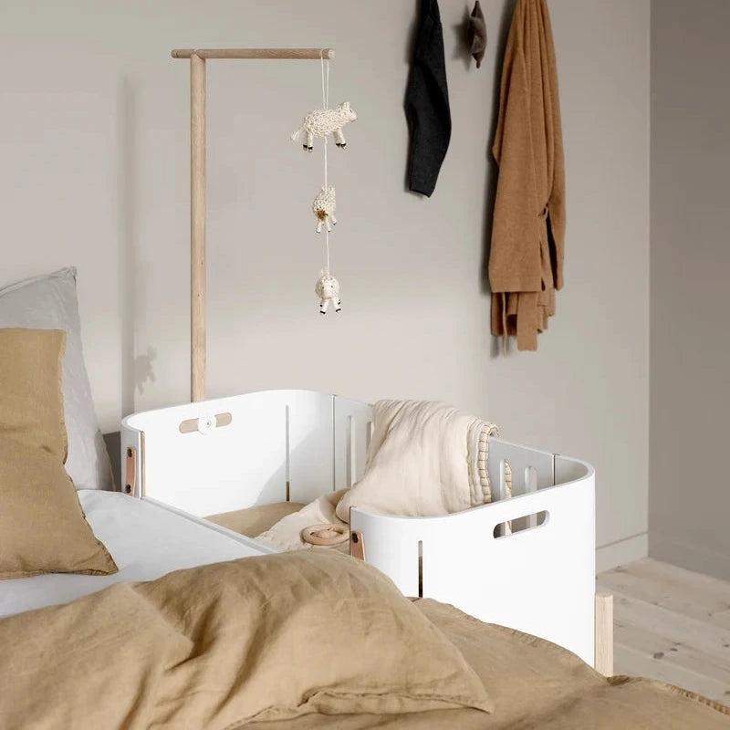 Oliver Furniture Beistellbett WOOD WEISS / EICHE inkl. Umbauset zur Kinderbank