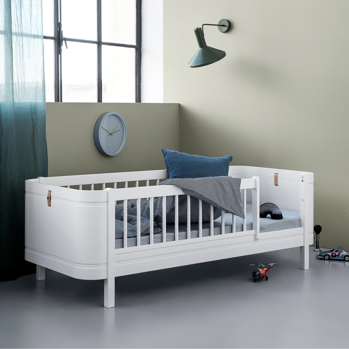 Oliver Furniture Wood Mini+ Babybett WEISS inkl. Umbauset für Juniorbett