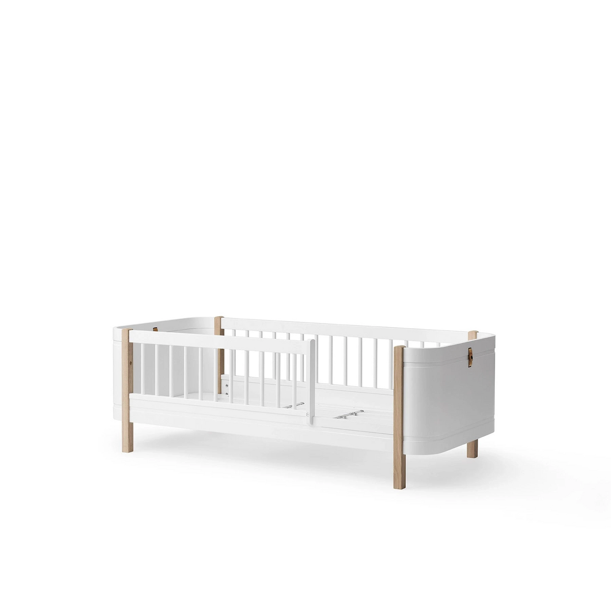 Oliver Furniture Wood Mini+ Babybett WEISS / EICHE inkl. Umbauset für Juniorbett