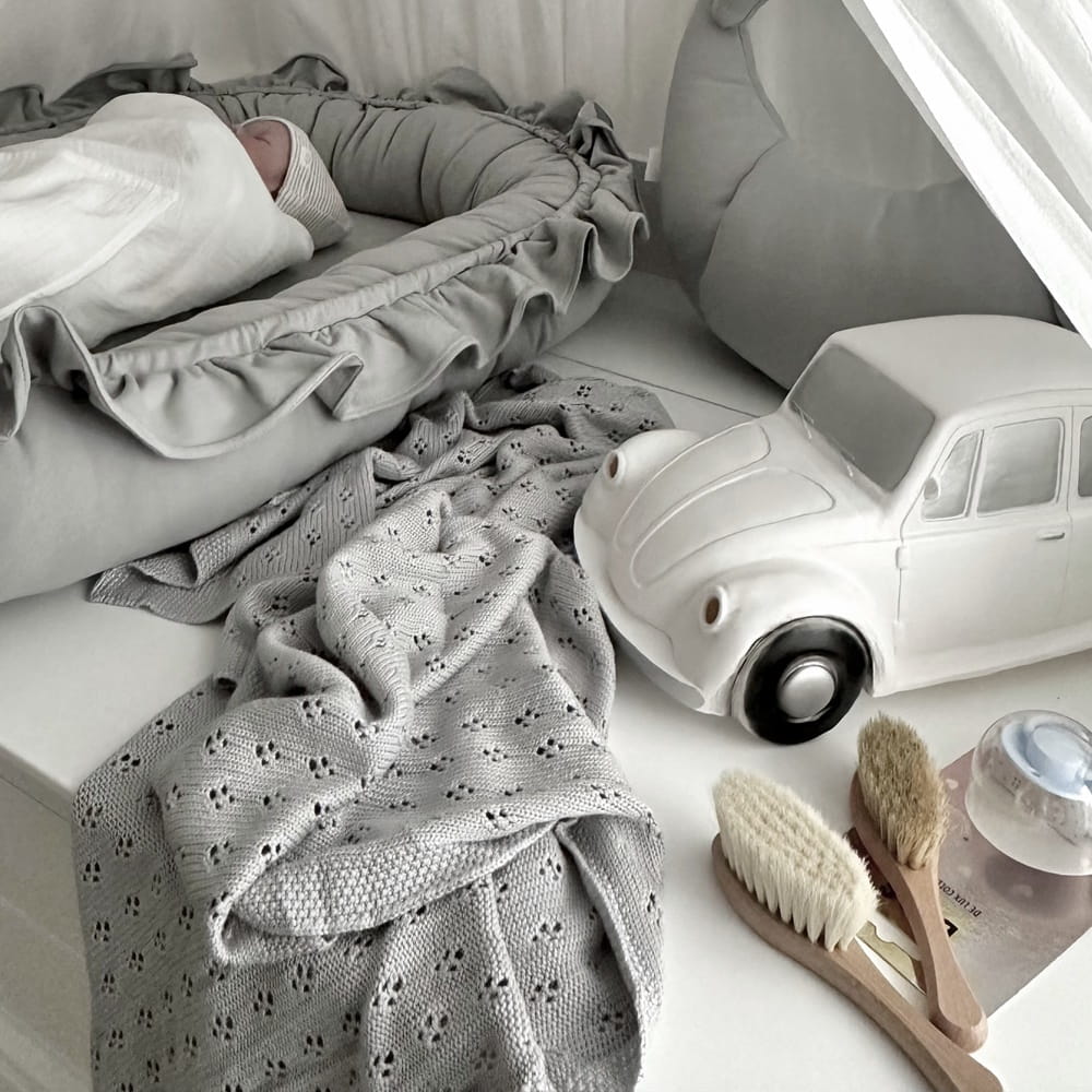 Babynest BASIC mit Rüsche grau