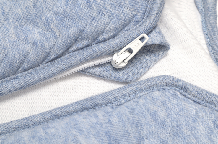 Schlafsack "Chevron Denim Blue" mit abnehmbaren Ärmeln