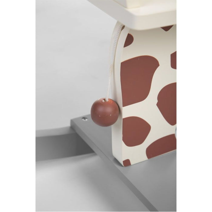 Childhome Schaukelgiraffe mit Schutzbügeln Details - Harmony Ambiente