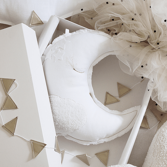 Deko Mobile Mond weiß für Kinderzimmer von Cotton & Sweets - harmony ambiente