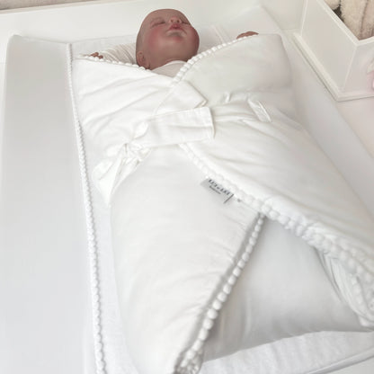 Baby Hörnchen PEARL weiß aus Satin-Baumwolle