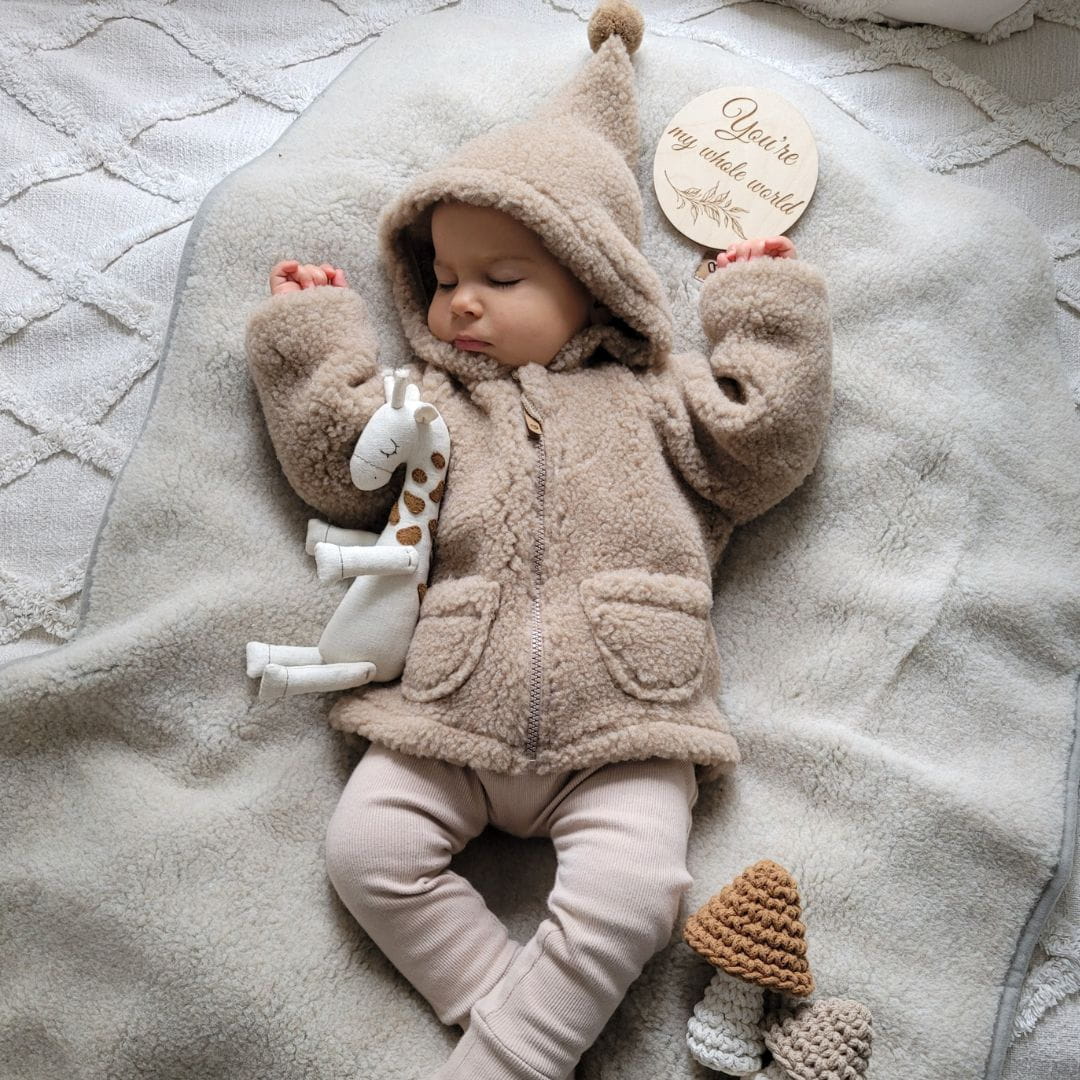Jacke mit Kapuze aus Premium-Schafwolle braun