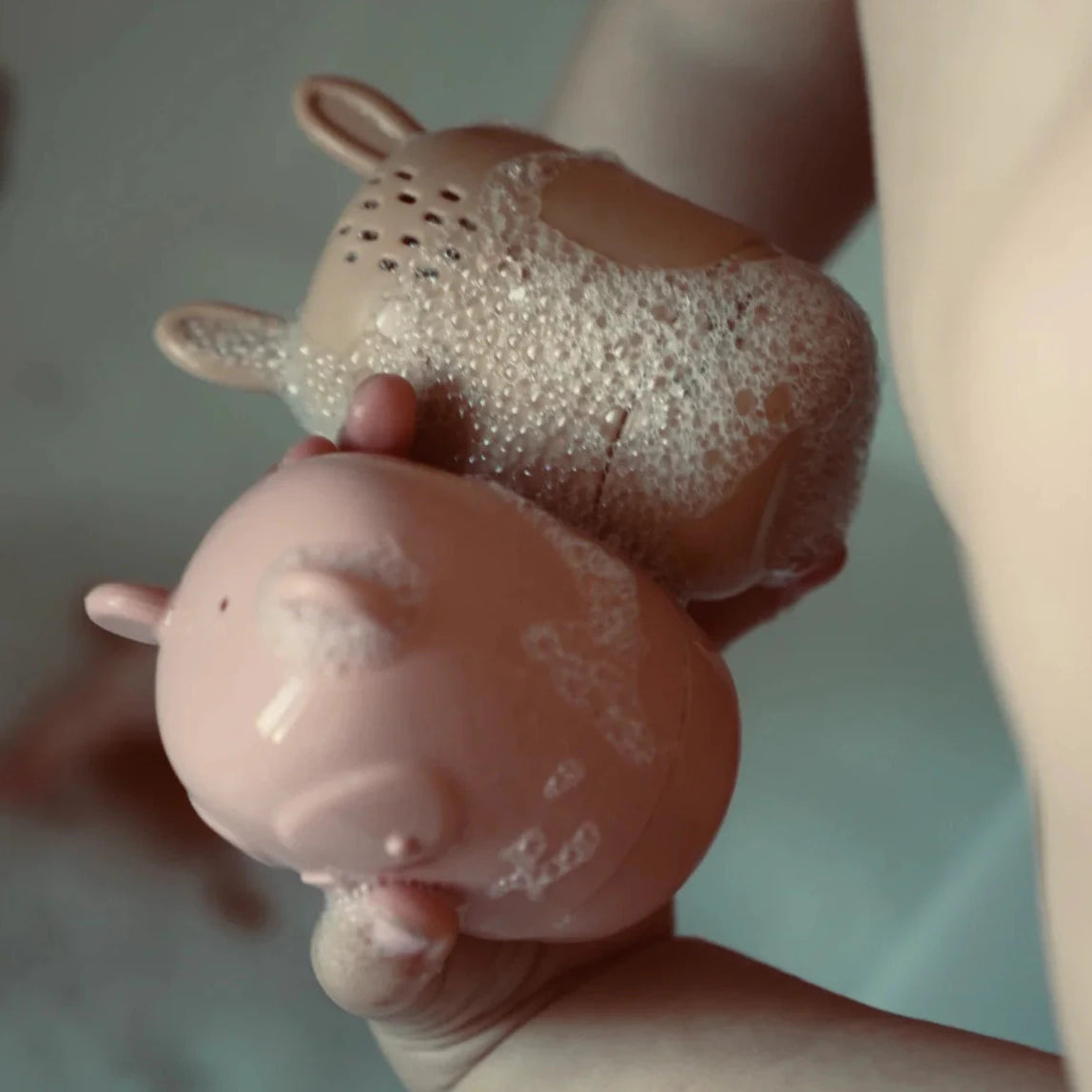 Baby Badespielzeug aus Silikon rose nude