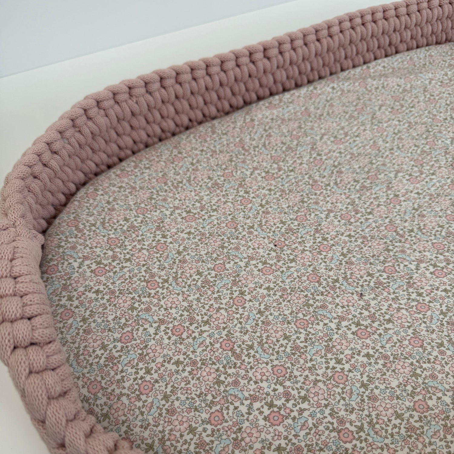 Geflochtener Wickelkorb