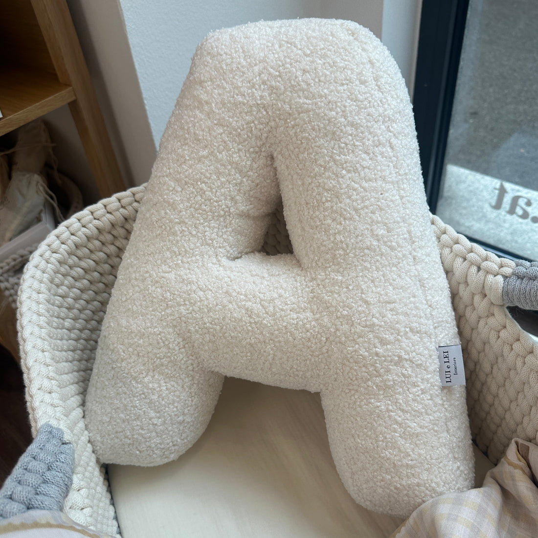 Kissen &quot;Buchstabe&quot; Boucle vanille