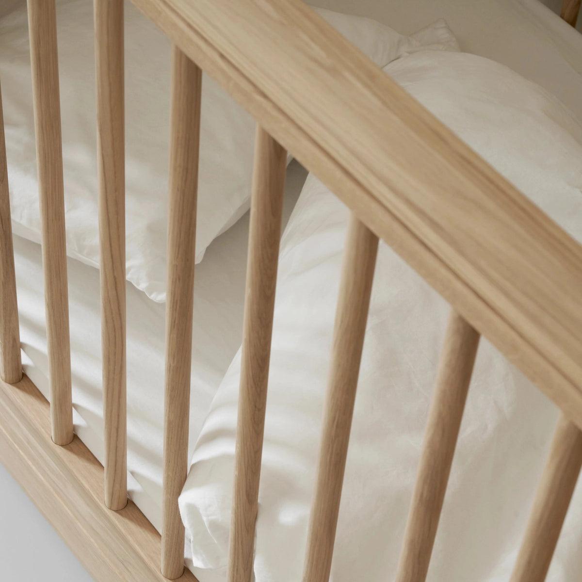 Oliver Furniture Wood Mini+ Babybett EICHE inkl. Umbauset für Juniorbett