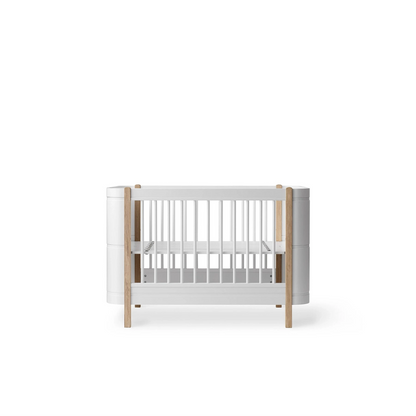 Oliver Furniture Wood Mini+ Babybett WEISS / EICHE