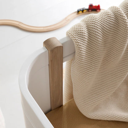 Oliver Furniture Wood Mini+ Babybett WEISS / EICHE