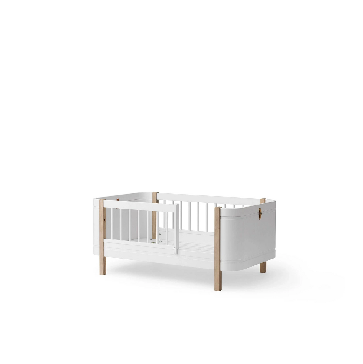 Oliver Furniture Wood Mini+ Babybett WEISS / EICHE inkl. Umbauset für Juniorbett
