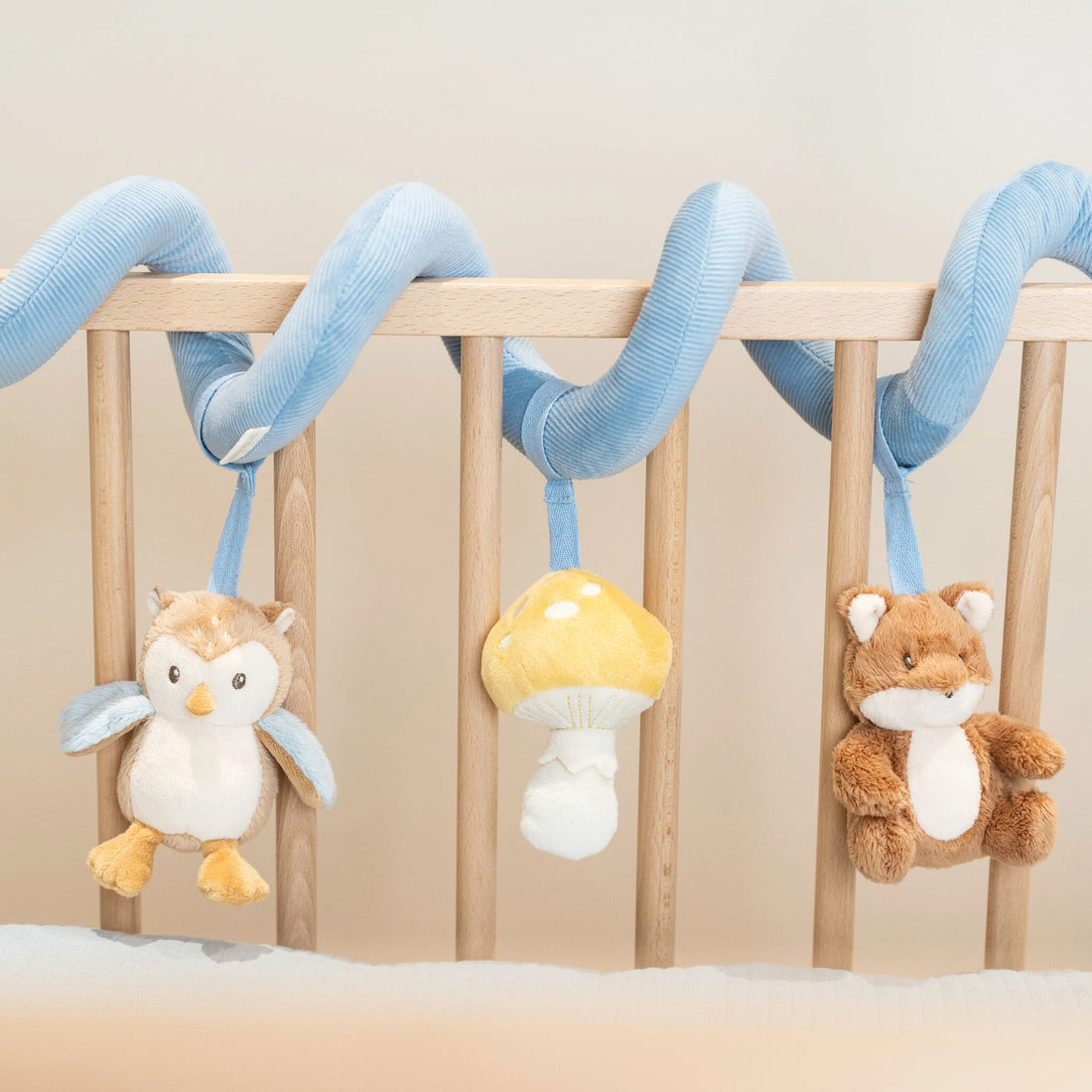 Little Dutch Aktivitätspirale Forest Friends am Gitterbett
