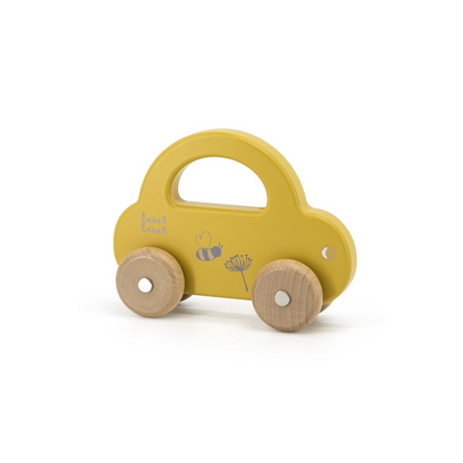 Kleines Holzauto gelb
