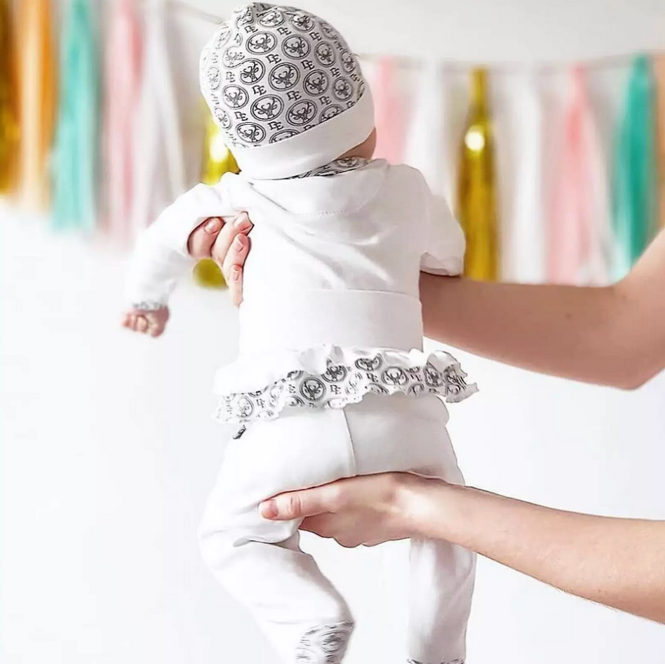 Baby Hose mit Rüsche und Füßchen