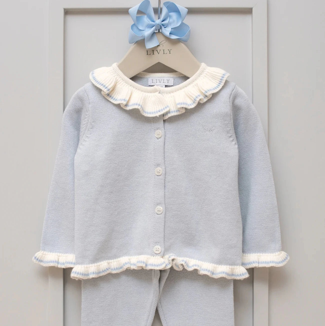 Livly-Baby-Strickset-Judith-hellblau-mit-Kragen