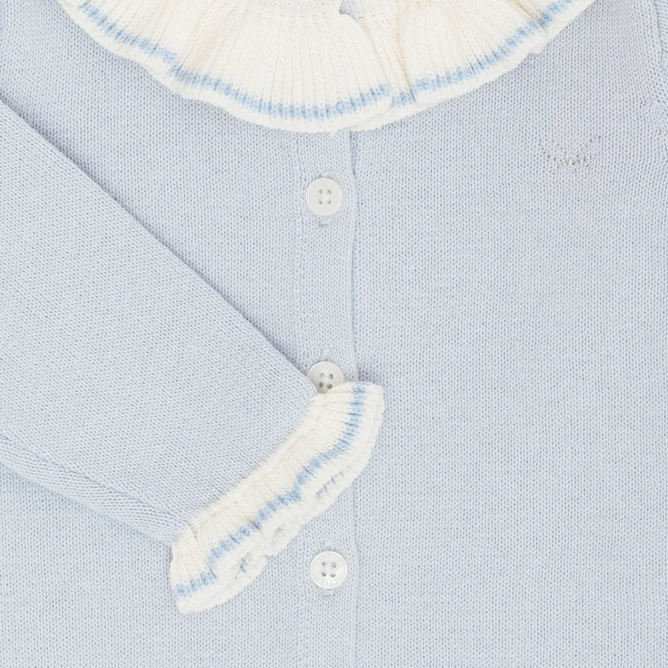 Livly-Strickjacke-Judith-hellblau-Details