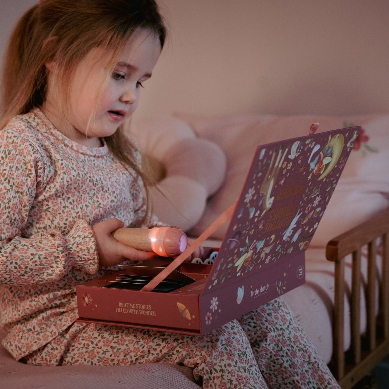 Geschichten Projektor-Taschenlampe rosa ab 4 Jahren