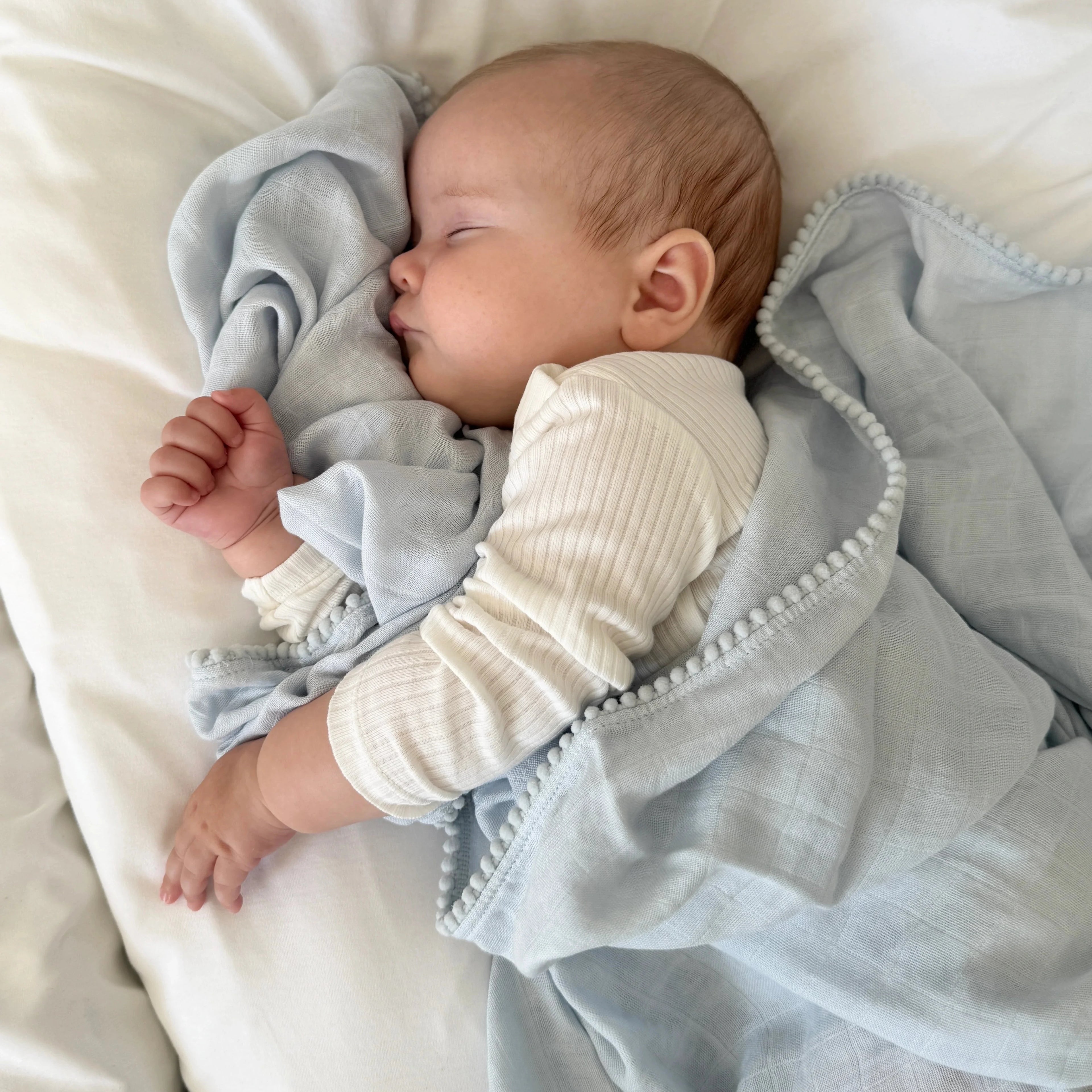 Baby Pucktuch, Stilltuch, Sonnenschutz am Kinderwagen in blau