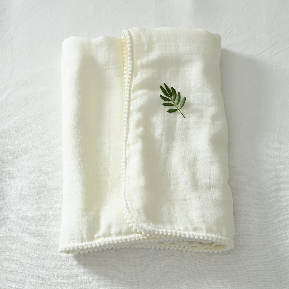 Pucktuch Pom Pom aus aus Bio-Baumwolle &amp; Bambus - tofu