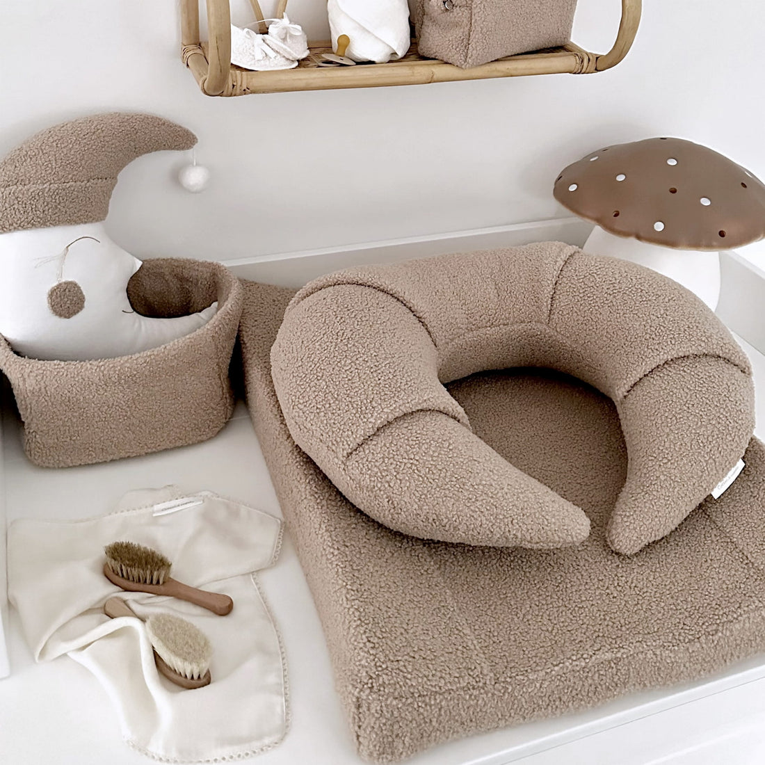 Cotton & Sweets Wickelauflage, Stillkissen & Stoffkorb Boho Boucle chocolate