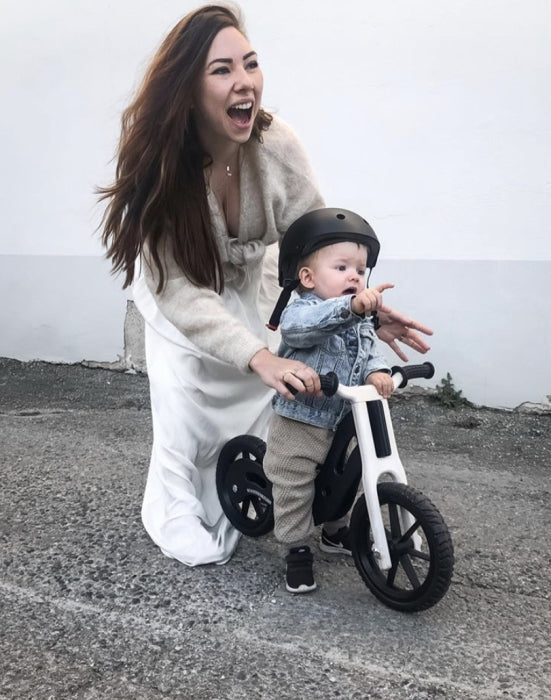 Laufrad BOOGEY schwarz Instagram: @ena.maria.b | Laufrad kaufen 1010 Wien, Laufrad ab 1,5 Jahren, Holzlaufrad ab 1,5 Jahren, Holzlaufrad für Kinder