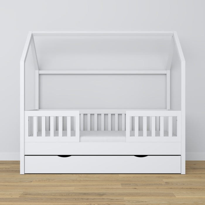 Hausbett 90x200 Vollholz mit Rausfallschutz und Schublade als Stauraum - Kindermöbel nach Maß Wien